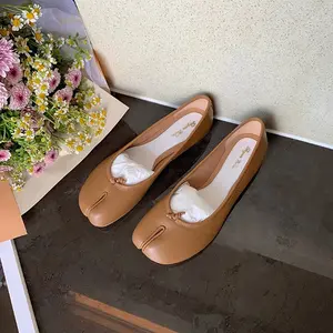 2026 New Pig Hoof Shoes, Cowhide Split Toe Shoes, Women's Summer Flat Bottom Shallow Mouth Single Shoes, Ballet Horseshoe Shoes, Axigo Same Style, One Step Stepping