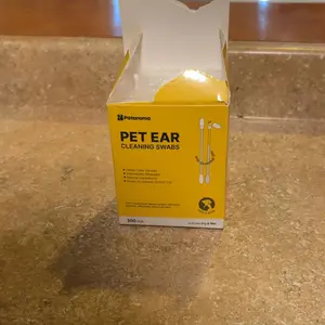 Potaroma Pet Ear Cleaning Cotton Swabs – Earwax & Odor Remover for Cats & Dogs, Individually Wrapped, Break-to-Release Liquid, Dry/Wet Dual-Use, 100 Pack with Aloe, Witch Hazel & Chamomile Formula