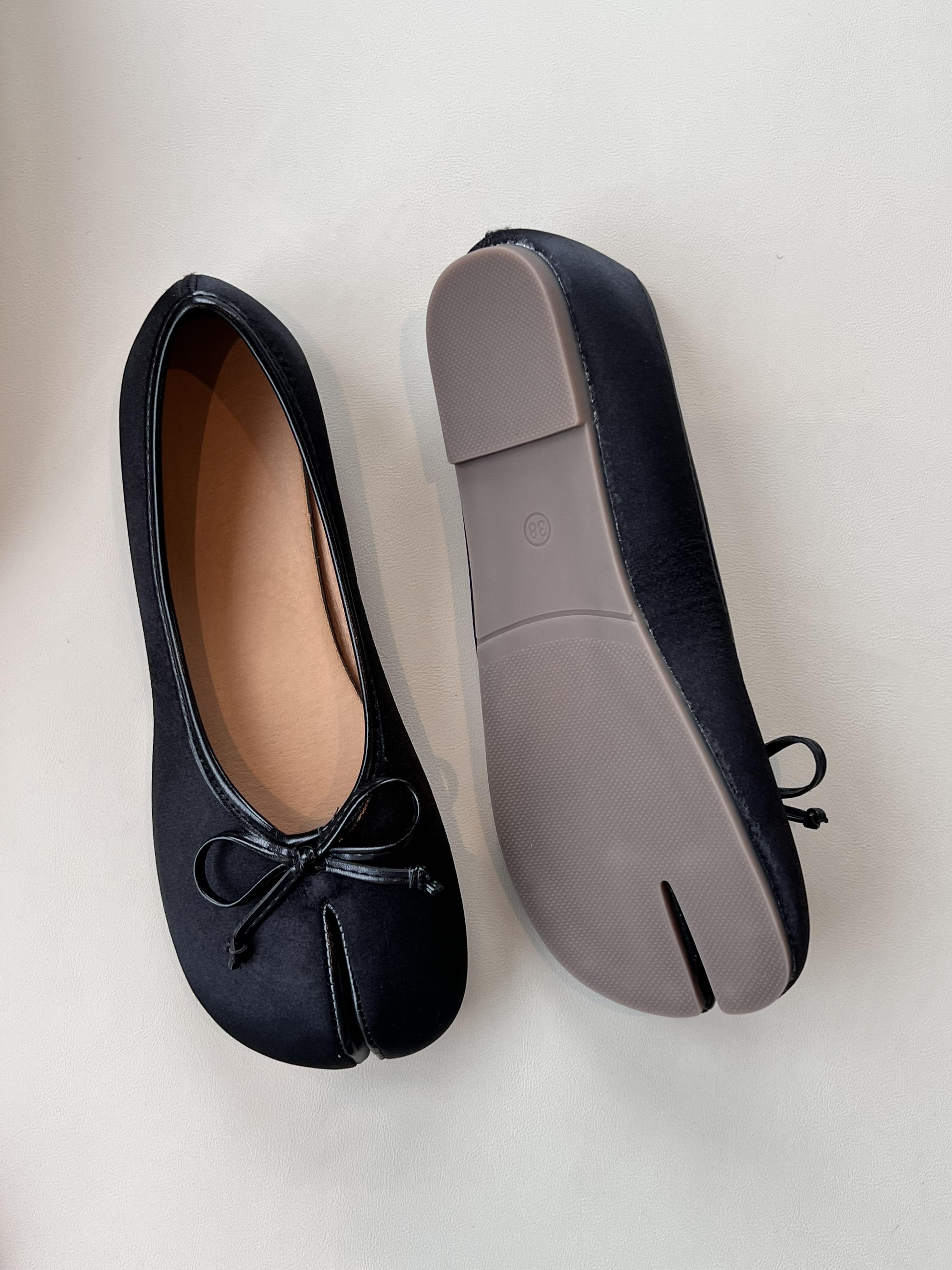 Women’s Retro Elegant Satiny Finish Flats with Shiny Bow, Flexible Sole Round Toe Casual Wear Shoes, Comfortable for Long Walks & Short City Trips