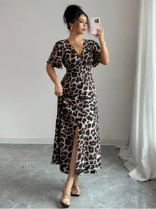 Women's Elegant Minimalist Commuter Beach Style Leopard Print V-Neck Slit Dress, Stylish and Comfortable Fashion for Daily Wear
