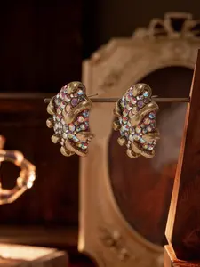 1 pair of retro and fashionable geometric earrings, suitable for daily commuting, vacation and dating, and also a surprising and exquisite small gift.