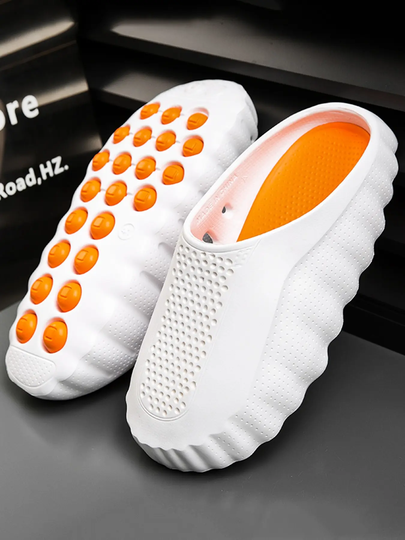 Fashion Men's One-Strap Slippers, Lightweight Eva Material, Soft Non Slip, Cute Style, Ideal for Home, Beach, and Bedroom, All Seasons Comfort, Outdoor Summer Slippers, House Slipper