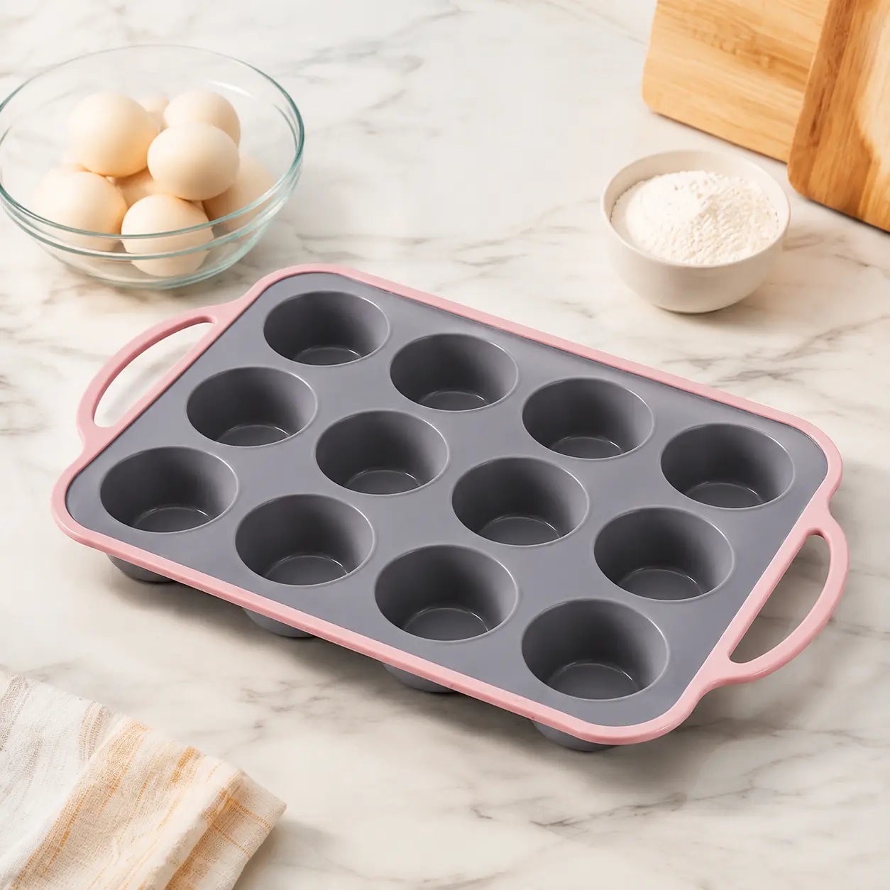 12-Cup Food Grade BPA-Free Nonstick Silicone Muffin Pan with Sturdy Stainless Steel Reinforced Frame, Heat-Resistant Reusable Hanging Bakeware for Muffins, Cupcakes, Party Prep, Mini Tray for Portioned Snacks, Oven-Safe, Easy Release, Dishwasher-Safe Tool
