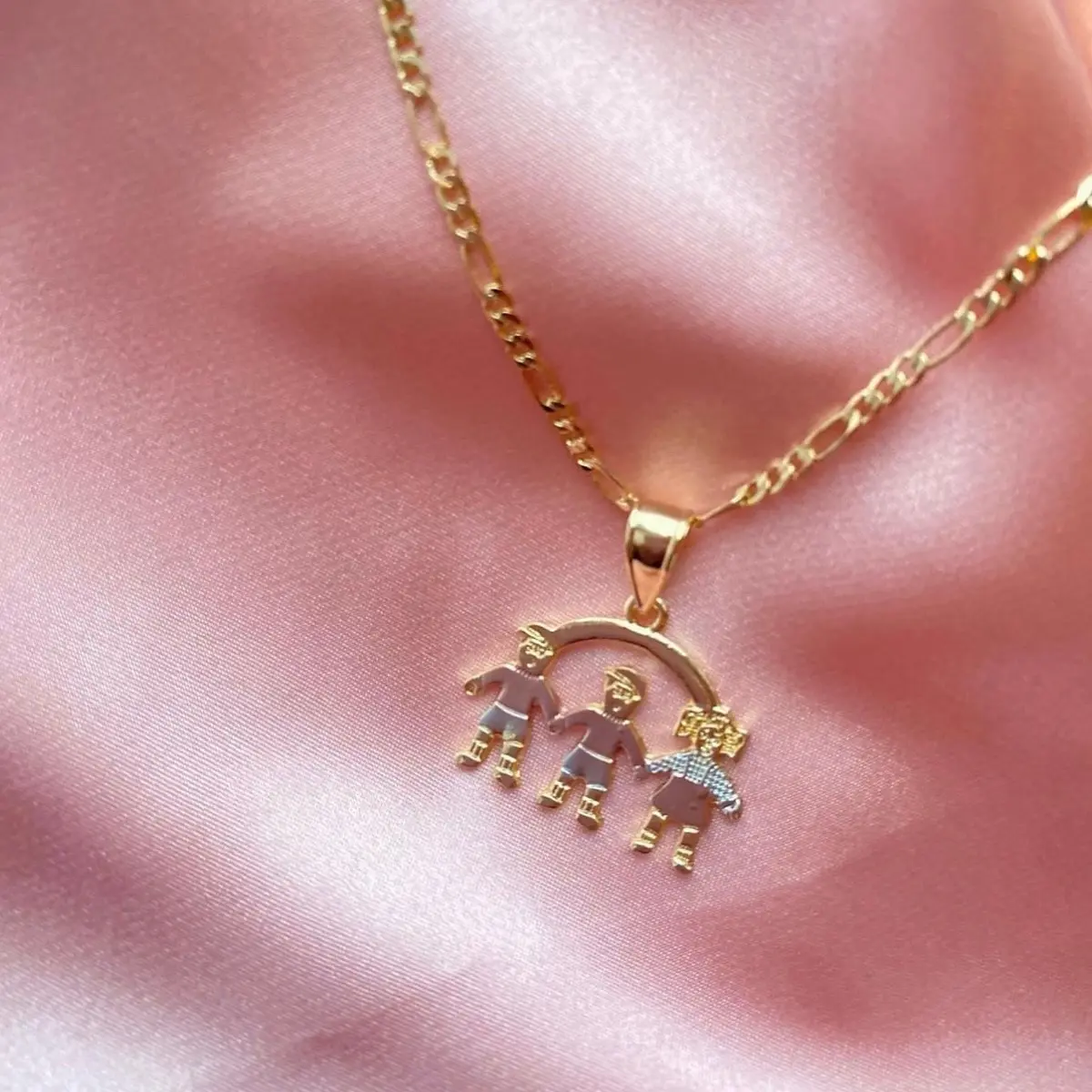 2 ninos 1 nina Female necklace