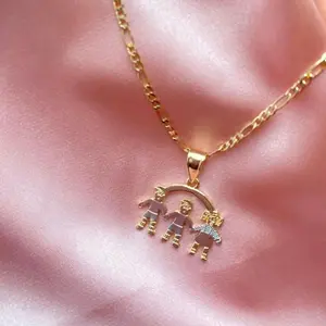 2 ninos 1 nina Female necklace