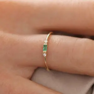 Jewelry - Exquisite 925 Sterling Silver Ring Set With Emeralds, Diamonds, And Cubic Zirconia; An Elegant Jewelry Gift For Women.