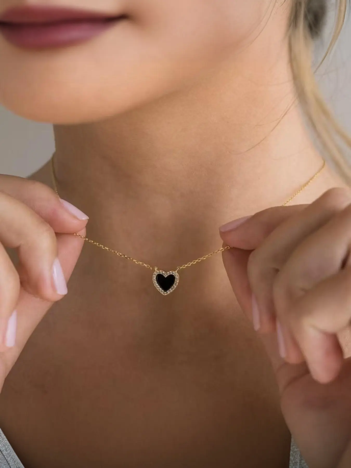 Heart-shaped necklace - exquisite black cubic zirconia heart-shaped necklace - a Valentine's Day gift for your girlfriend Love Necklace Exquisite Jewelry Gift