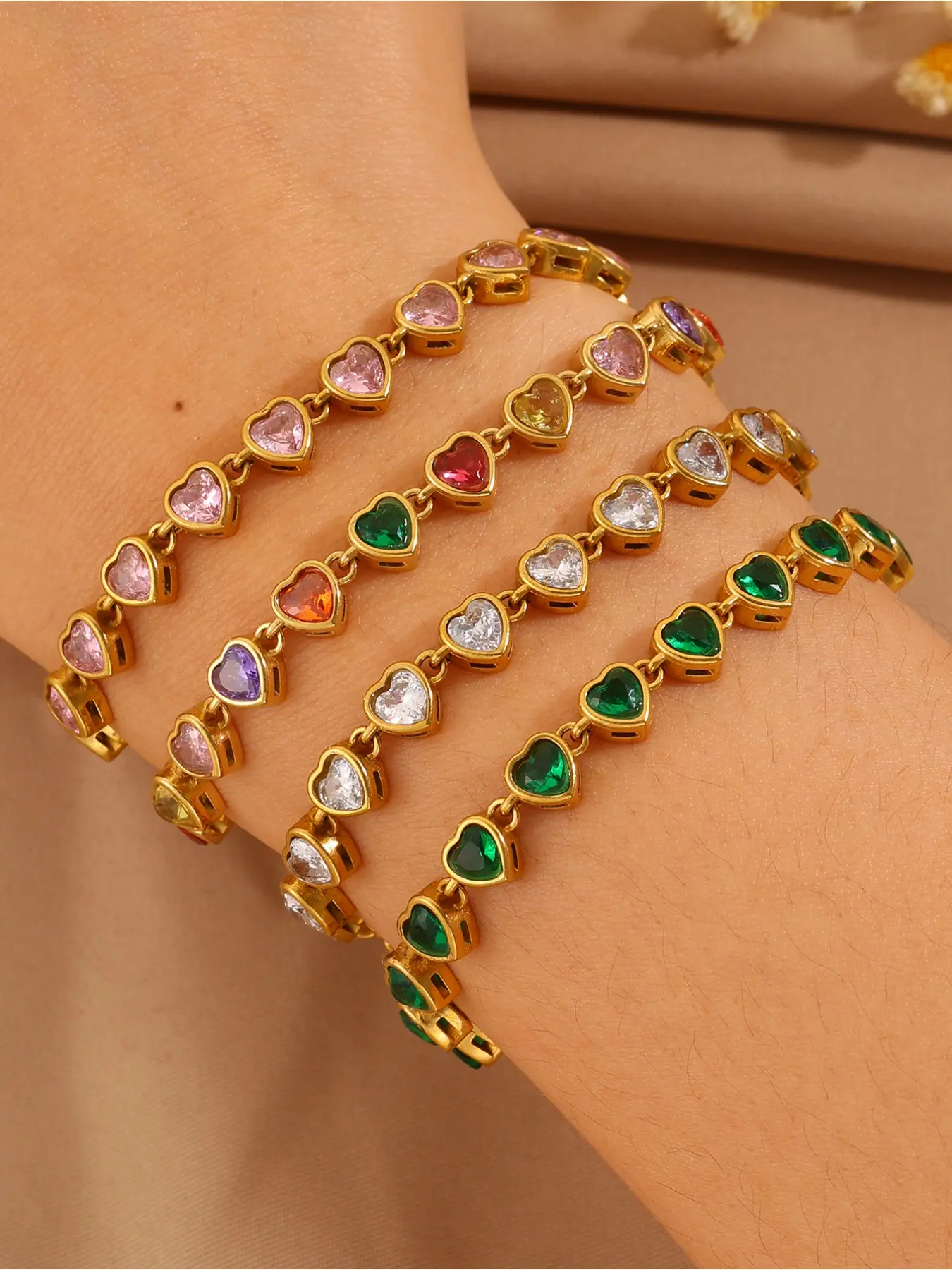 1 fashionable and versatile exquisite all diamond heart hand chain bracelet, Pretty Bracelet, Exquisite Trendy Bracelet, jewelry with a full diamond heart design, suitable as a perfect gift for family and friends, suitable for all seasons