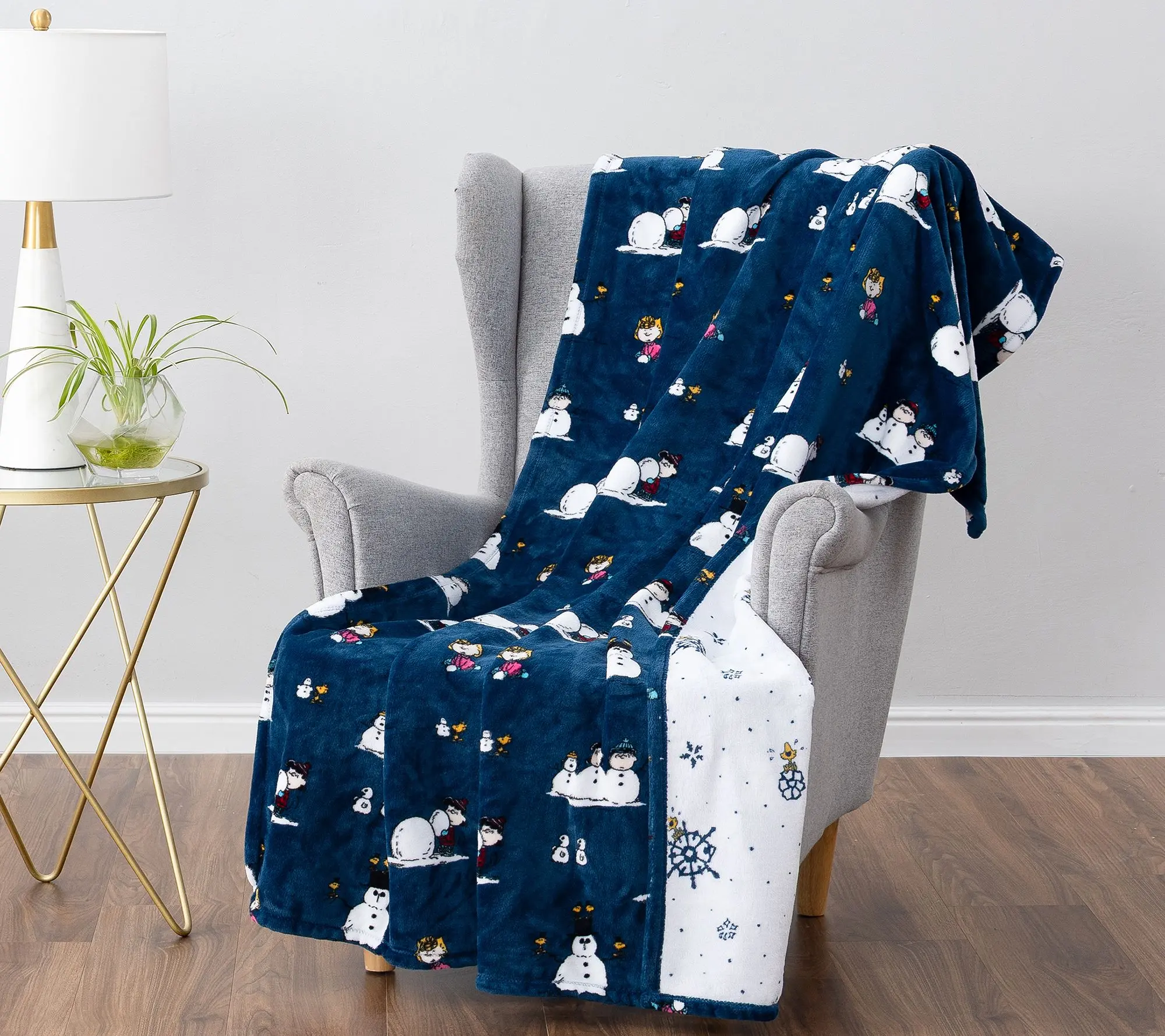 Berkshire Holiday Peanuts Twin Print Throw in Gift Box Berkshire Holiday Peanuts Twin Print Throw in Gift Box