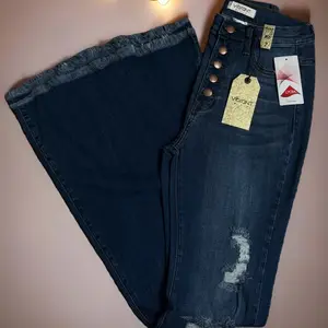 Vibrant Brand Pantalón Campana Vibrant M.I.U - Distressed Denim Style with Gold Button Detailing