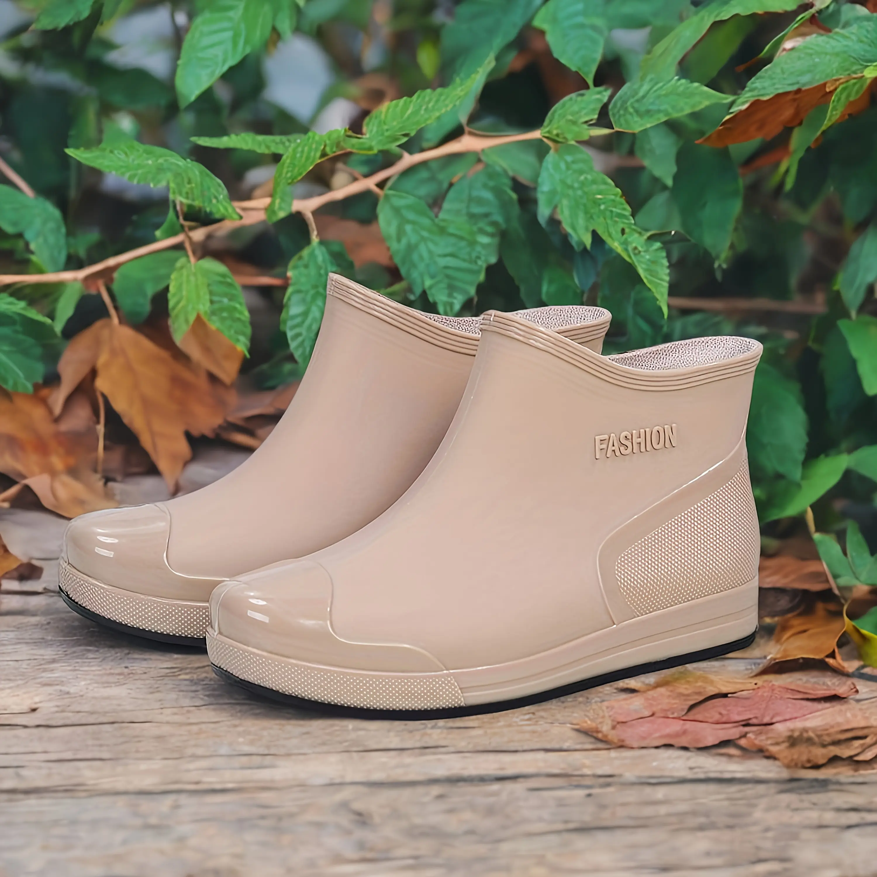 Women's Fashion High-Quality Outdoor Rain Boots, Shoes, Garden Clogs, Waterproof Riding and Hiking Shoes, Suitable for Commuting, Traveling, and Daily Wear--Multiple