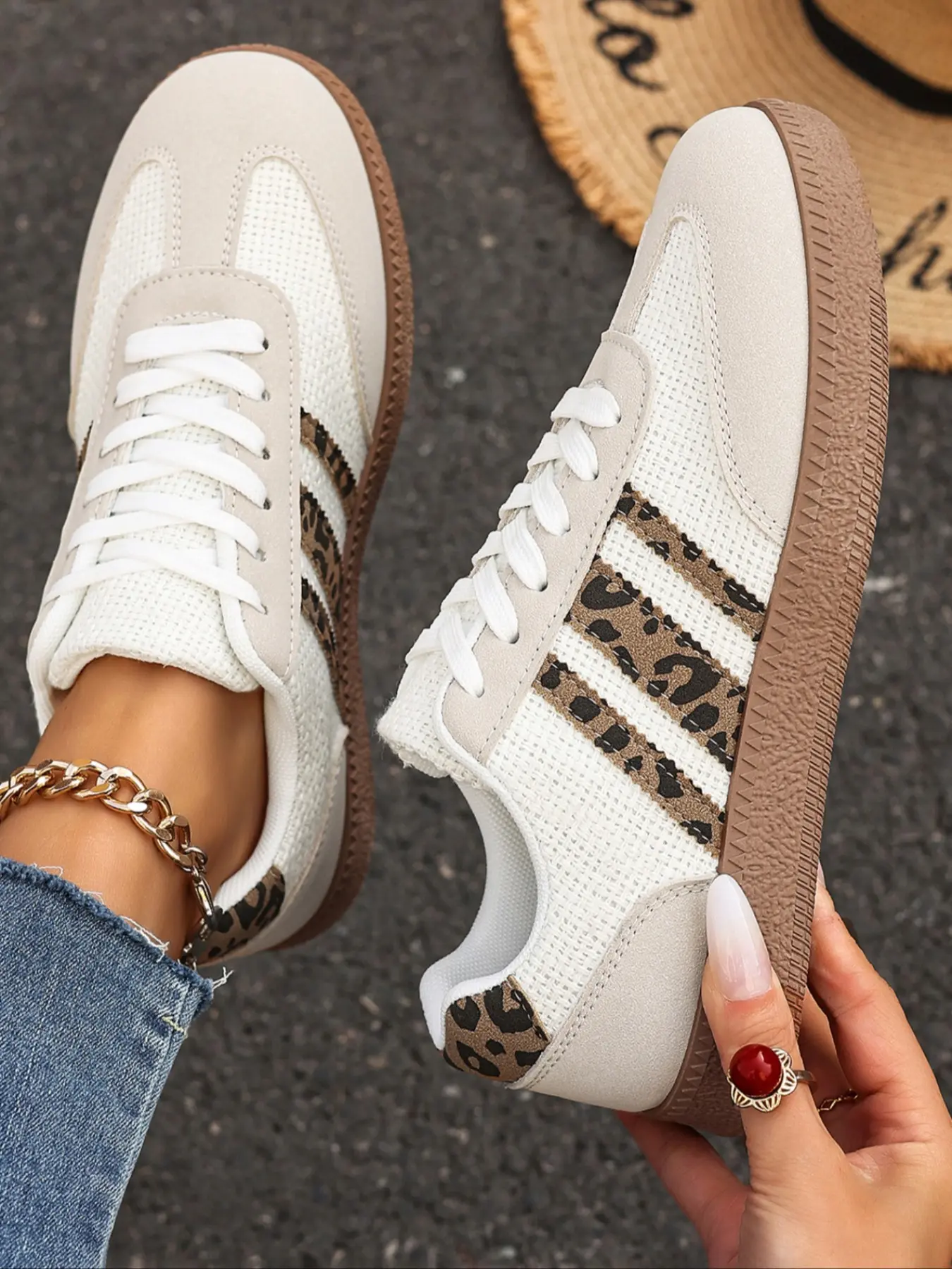 Women's Leopard Print Casual Trainer Skate Shoes, with Thick-Sole Leather Material, Comfortable and Lightweight Flat Shoes for Daily Wear, Sports Shoes
