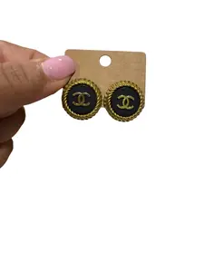 Pre-owned Chanel Edge Texture Gold Coco Mark Clip On Earrings Perfect for Daily Use