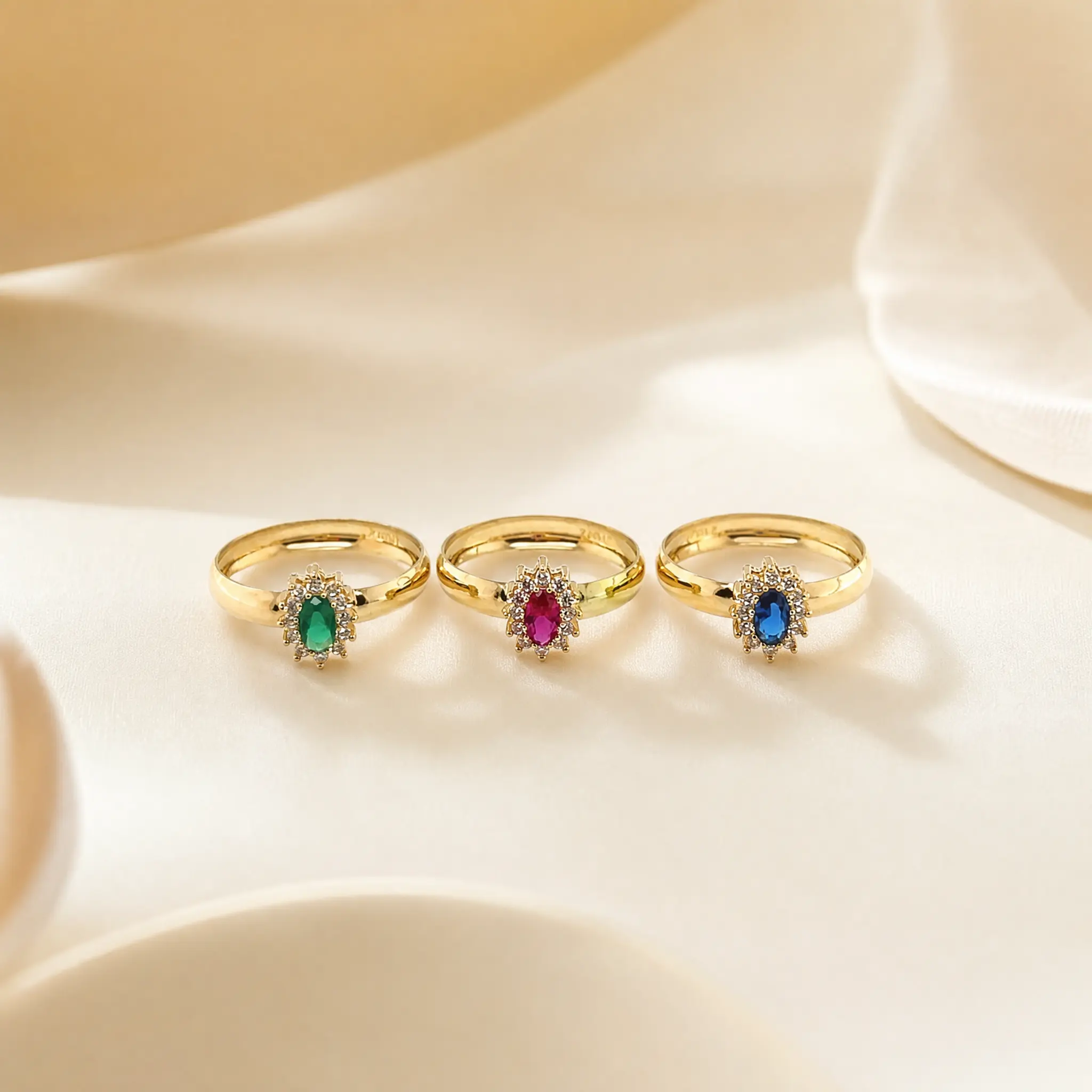 Graduation with Stone Cubic Zirconia Oval Ring in 18K Gold