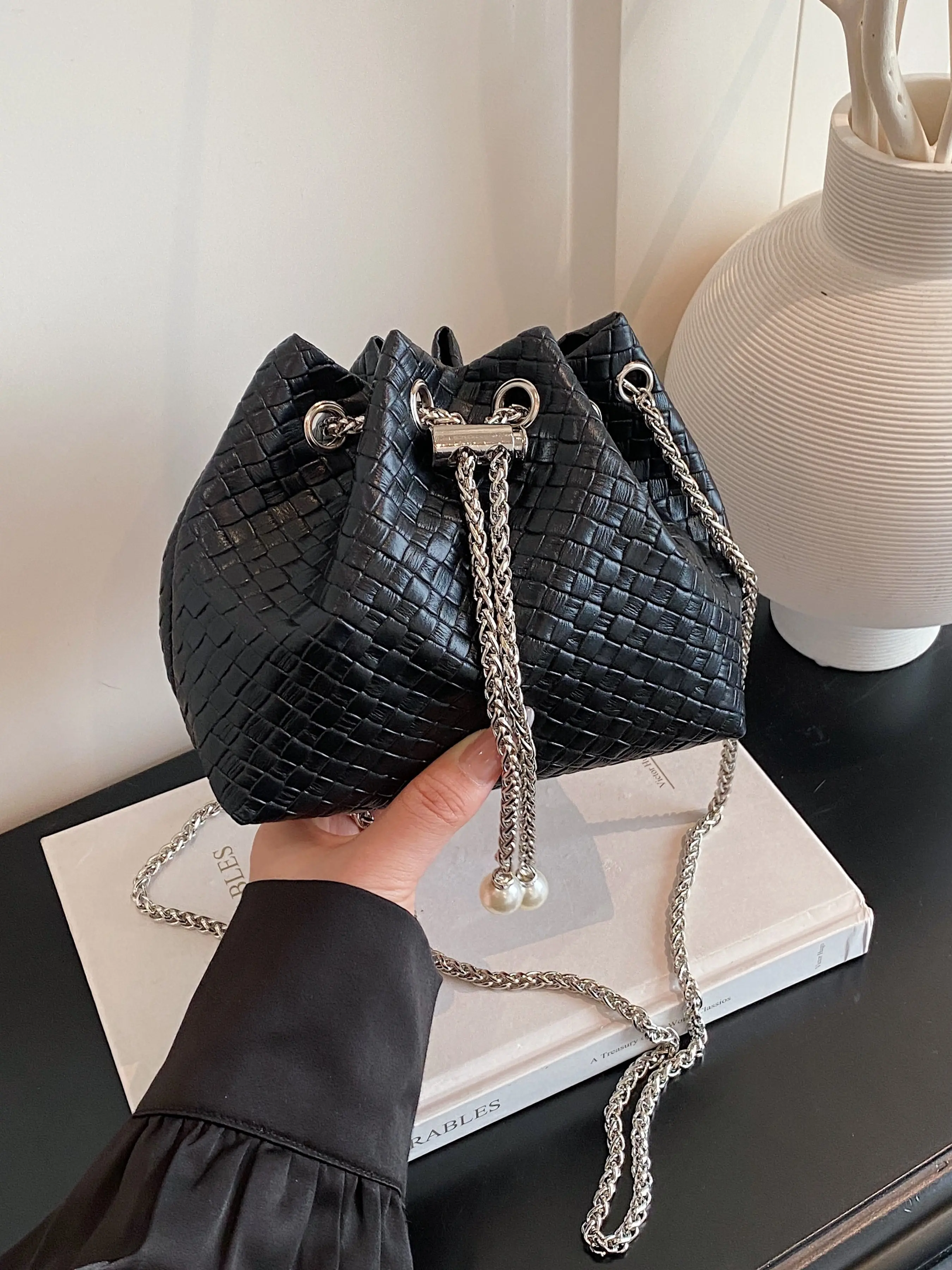 New Fashion Pearl Chain Bucket Bag, Knitted Drawstring Shoulder Crossbody Bag, Versatile High-End Women's Handbag, Crossbody Purse, Braided Crossbody, Textured Bag
