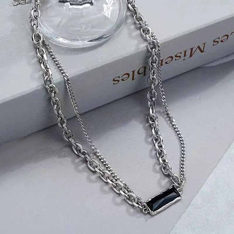 KZZ Men's Silver Chrome Necklace, Cuban Link Design Solid Chain with a Black Accent Piece - Ideal Christmas Accessory Gift