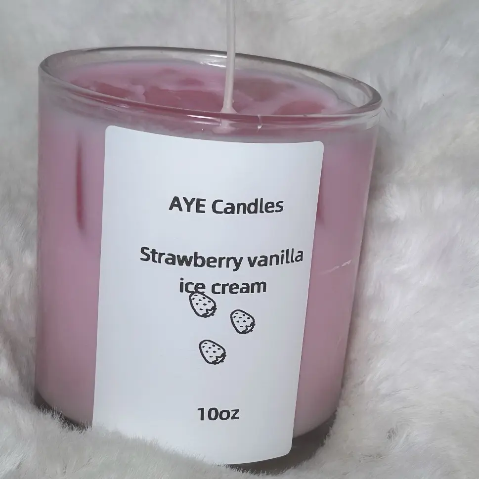 Strawberry vanilla ice cream Candle - 100g Hand-Made Eco-Friendly Soy Wax with Unique Fragrance - Perfect for Home or Office Decor