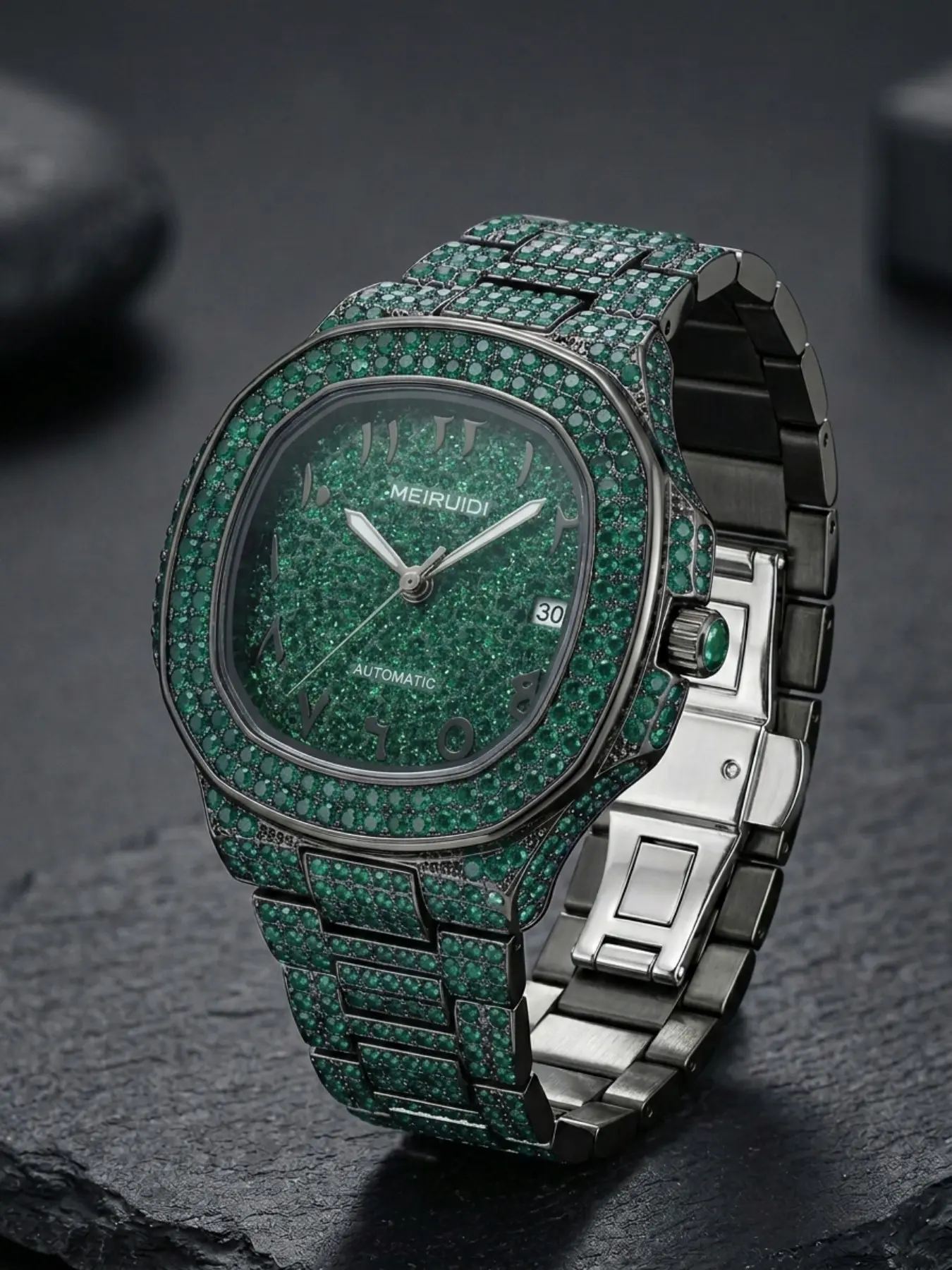 A new men's green full diamond steel strip with a fresh square circular dial, personalized, High Quality Watches, luminous, waterproof calendar, modern style, fully automatic mechanical watch