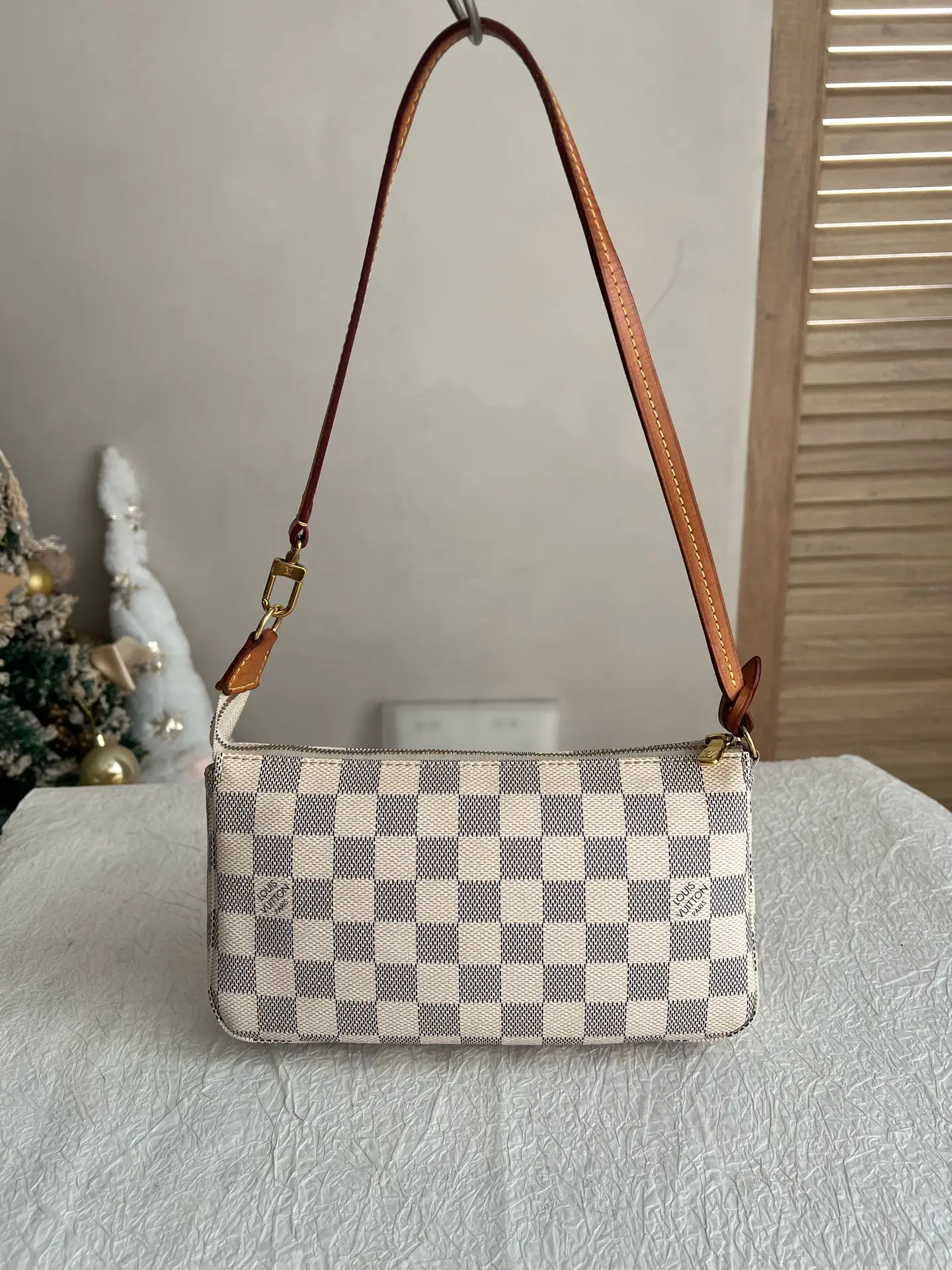Pre-owned Louis Vuitton Leather Damier Azur Pochette Accessoires, CC0007 Shoulder Bag