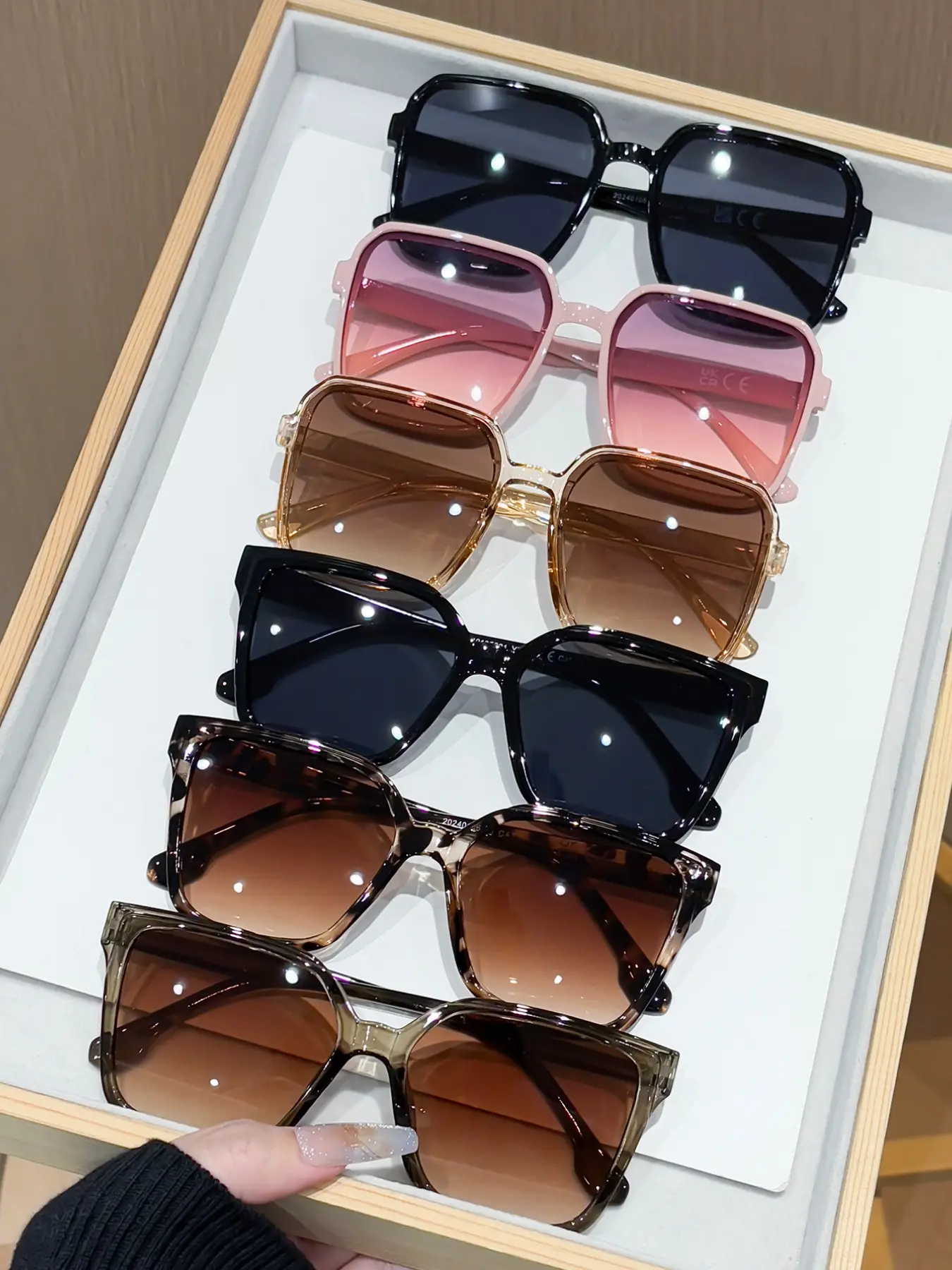 6 Pairs Women's Large Square Frame Summer Sunglasses Set, Modern Sunglasses Set, Oversized Trendy Sunglasses, Ideal for Driving, Camping, Daily Use and Business, Casual Fashion Accessory for Outdoor Activities, Ideal Gift