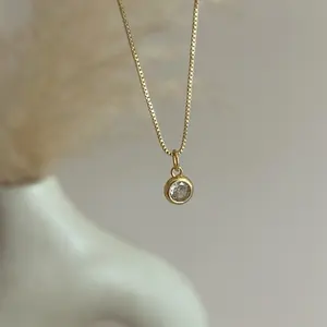 Elegant Circular Necklace with Delicate Chain and Sparkling Pendant for Everyday Wear