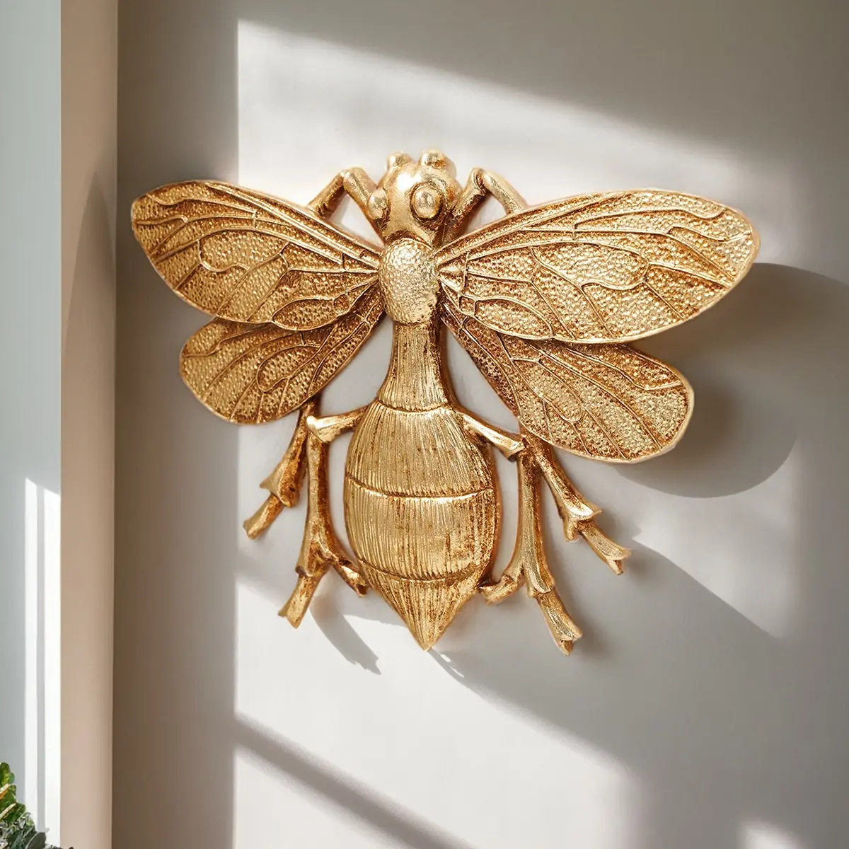 Vintage Bee Wall Hanging Decor, European Style Resin Craft, Handmade Home Decoration for Festivals, Parties, Insect Museum, Wall Mounted Decoration, Interior Wall Decor, Wall Hanging Ornament, Decorative Wall Art, Decorative Hanging Piece
