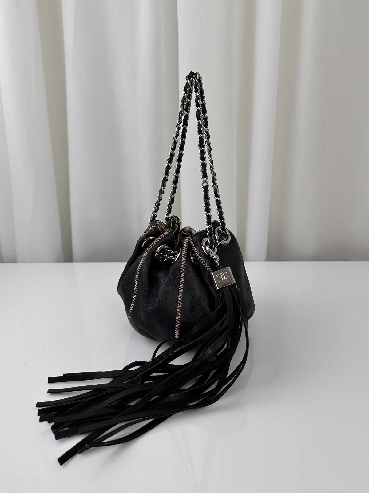 Pre-owned CHANEL As Shown Shoulder Bags Lambskin Handbag MR22052026B387