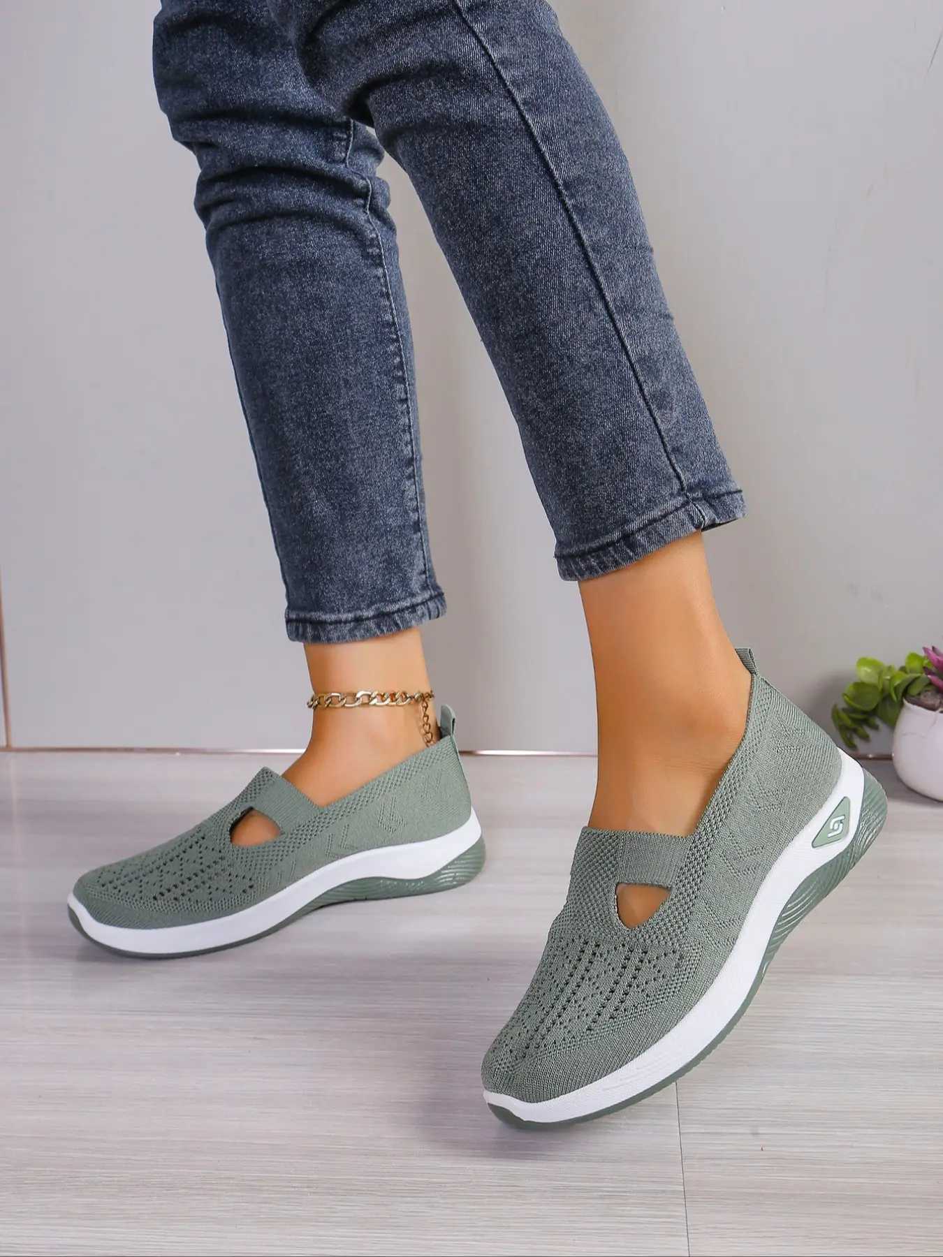 Breathable Mesh Slip-On Women's Shoes, Casual Slip On Lightweight Summer Comfort Walking Sneakers, Soft Sole Anti-Slip Mid-Aged Ladies Footwear