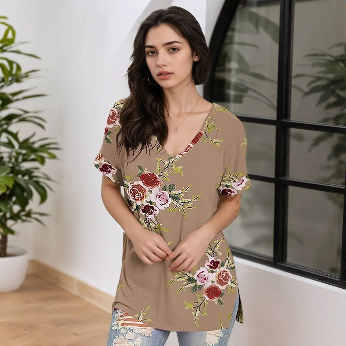 Women's Classy Short-Sleeve Lightweight V-Neck Printed Tunic, Breathable Comfy Loose Blouse with Casual Split Hem for Summer, Everyday, Floral, Top, Women's Tops, V-Neck Cut, Medium Top