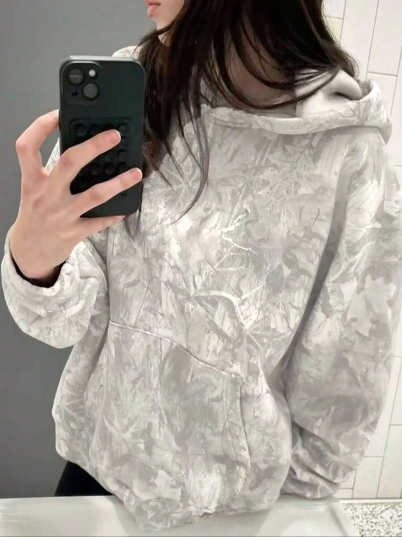 Women's Camo Hoodie Casual Fashion Sweatshirt, Casual Everyday Oversized Loose-Fit Long Sleeve Pullover Piece, All-Over Print Design, Perfect for Spring & Fall, Womenswear Tops
