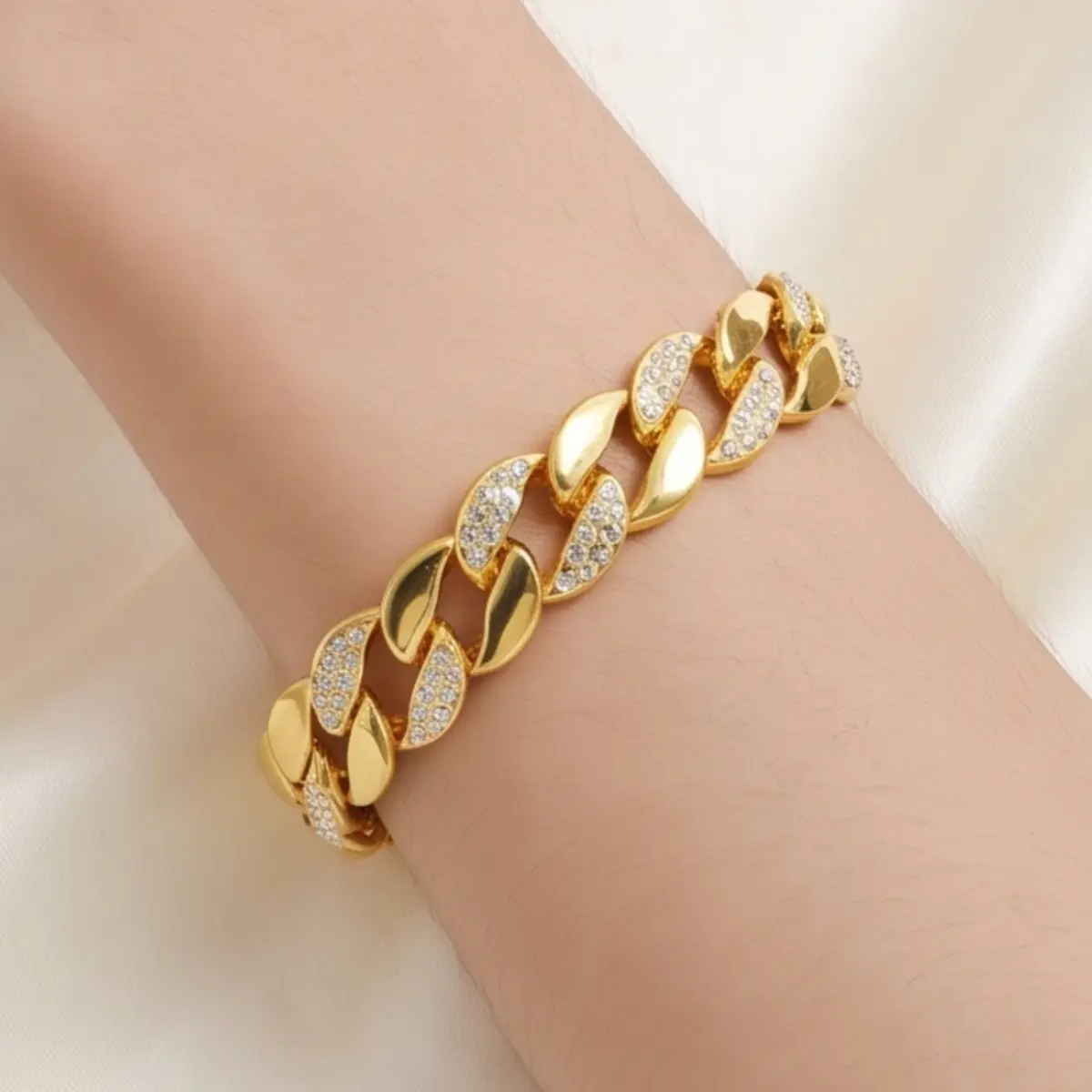 18K Gold-Plated Chain with Cubic Zirconia Miami Cuban Link Bracelet Italian Mexican Style Unisex Hip-Hop 8mm Width Everyday Wear Casual Fashion Gift Idea Chicano Style