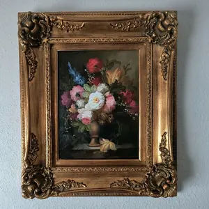 Vintage Oil on Canvas Flowers in Ornate Gold Frame Classic Artwork (206)