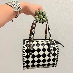 Xs black and white mini speedy