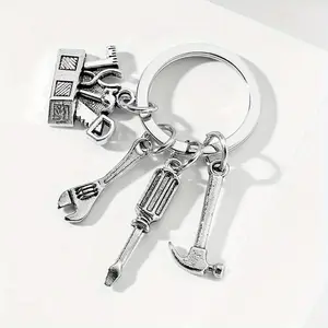 Flat Ring Alloy Toolbox Screwdriver Wrench Fashionable Alloy Keychain Dad Keyring Gift for Father Boyfriend Keychain Accessory