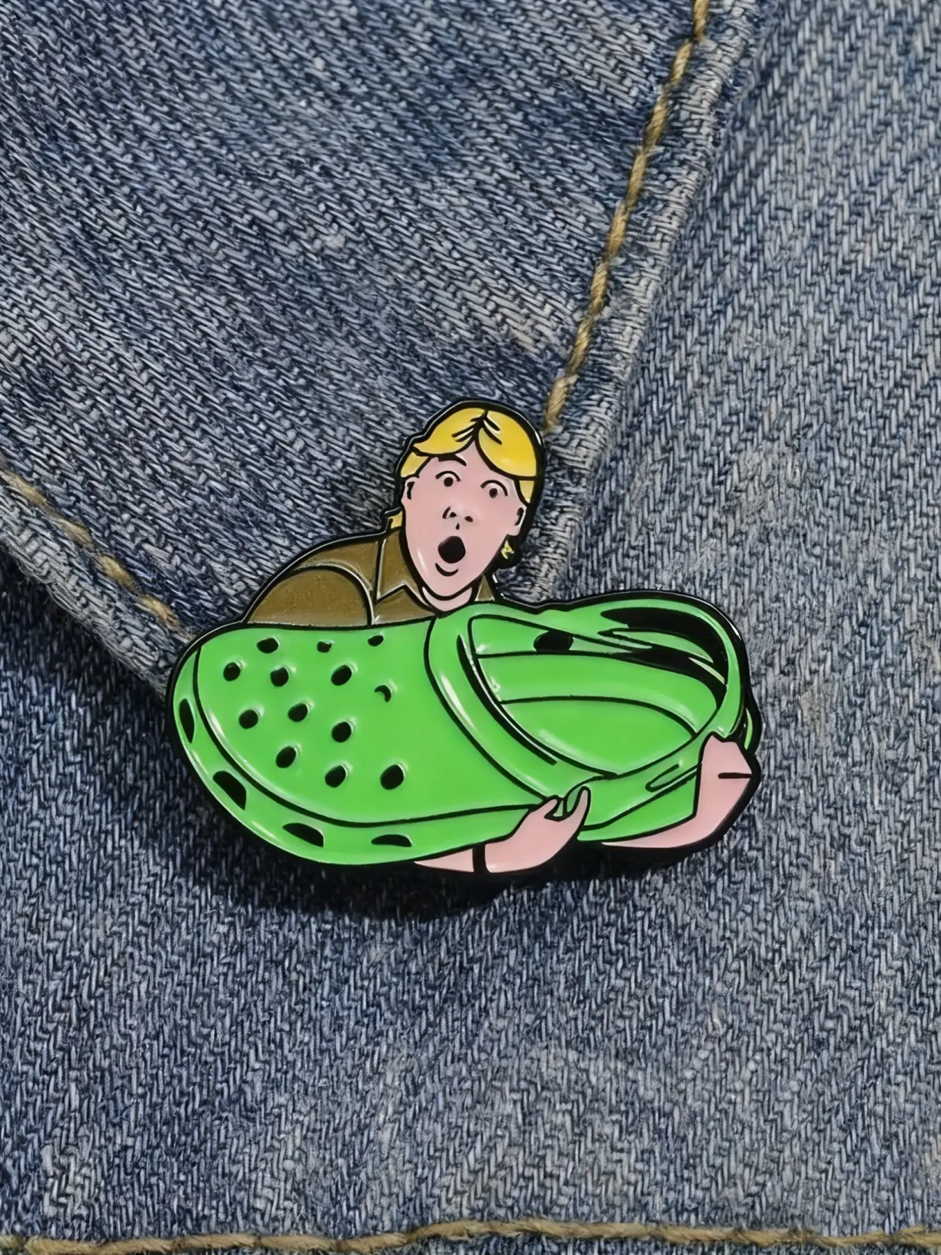 Cartoon Character with Clogs Design Brooch, Cute Clogs Design Brooch Pin, Unique Brooch, Fashion Accessories for Women & Men, Creative Gift for Friends