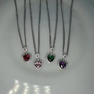 Unisex Silver Sparkle Hearts Necklace - Perfect for Any Occasion