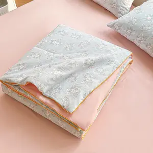 Light blue floral pattern summer quilt, soft and breathable thin summer blanket, an air conditioning blanket suitable for summer bedrooms, offices, beds, living rooms, and home, Floral Print Quilt, Lightweight Quilts