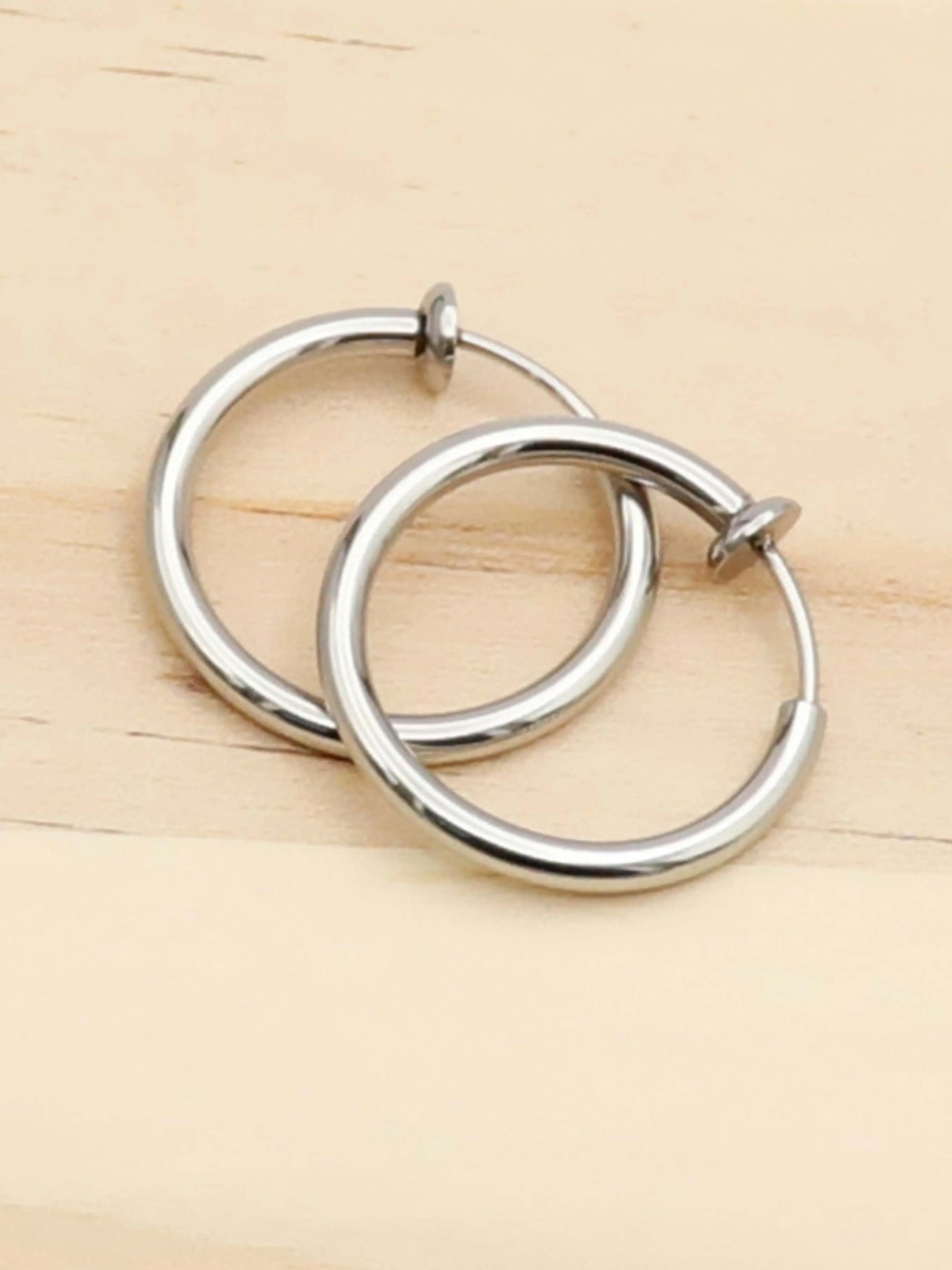 2pcs Small Hoop Spring Ear Clips Earrings, Stainless Steel Painless No Piercing Stealth Fake Ear Jewelry, Unisex 8-16mm, Non Piercing Non Pierced Earrings