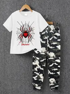 Boys' Summer Spider Print Casual Short Sleeve Tee & Camo Sweatpants Set, Loose Fit, Comfortable, Fashionable, Perfect Gift
