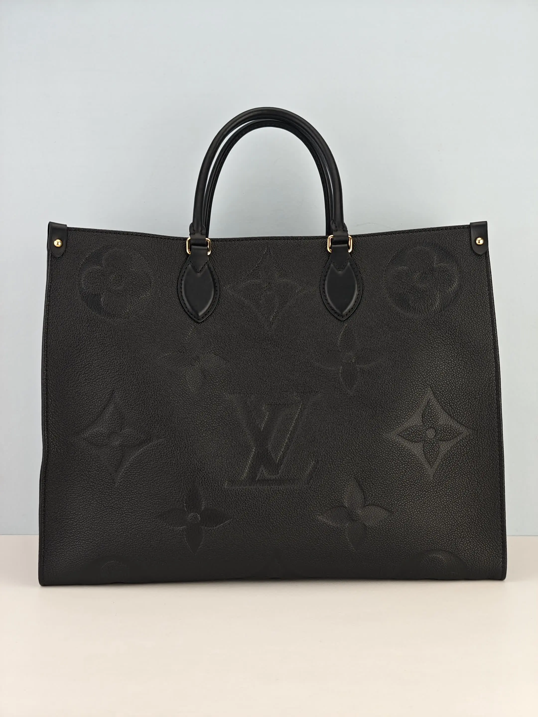 Pre-owned Black Monogram giant embossed leather Tote Bags Louis Vuitton Black Monogram Giant Empreinte Leather Onthego GM Bag Micro chip