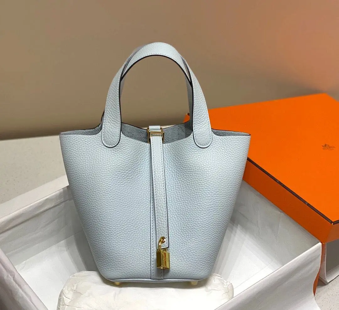 Ladies’ handbag, everyday use bag, wallet. 2026 trending handbag, exquisite and elegant women’s work bag, shoulder strap handbag, includes a complimentary set of miniature accessory items.gift casual styling
