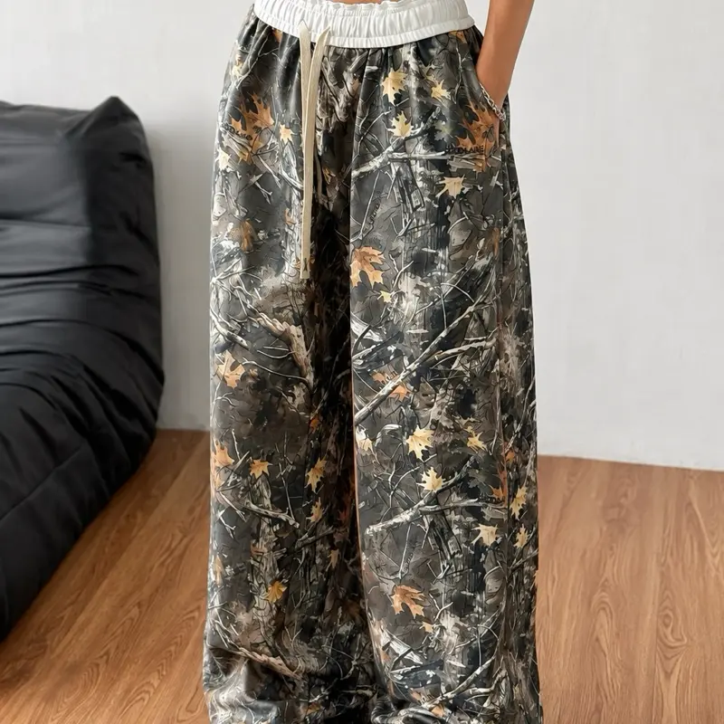 Women's Y2K Camo Baggy Cargo Pants - Retro Streetwear, Multi-Pocket Trousers
