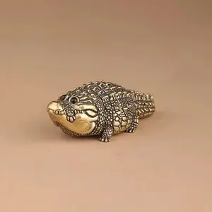 Cute Fat Copper Alligator Statue, Decorative Sculptures, Creative Desktop Decoration, Home Decor for Bedroom Office Bookshelf Living Room, Gift Collection Figurine, Collectible Home Decor, Decoration Figure