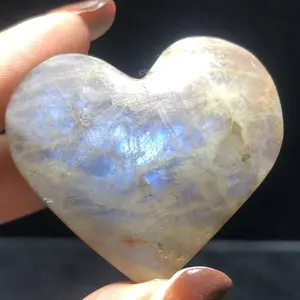 Natural Blue Moonstone Hand-Carved Heart Pocket Crystals, Crystal Carving Healing Stones, Natural Tumble Rock Mineral Specimens for Jewelry Accessories & Decorations