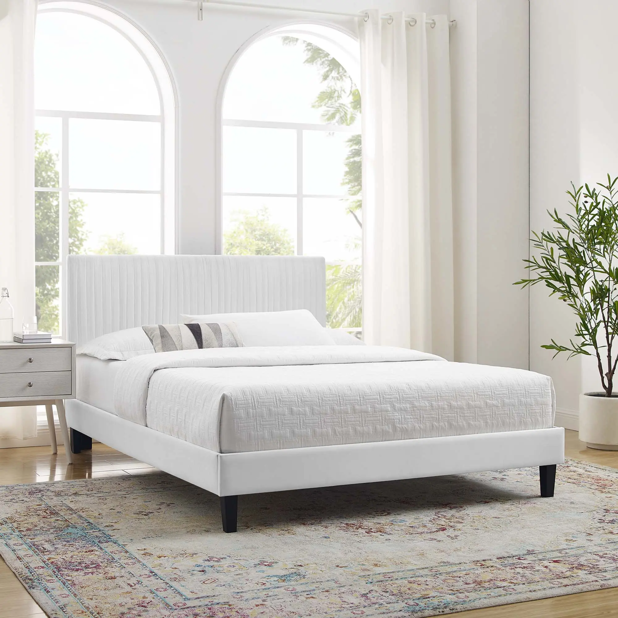 Modway Peyton Vintage Modern Glam Full Wood Platform Bed - Performance Velvet, Sturdy Frame for Guest Bedroom (Compatible with Memory Foam & Hybrid Mattresses), White