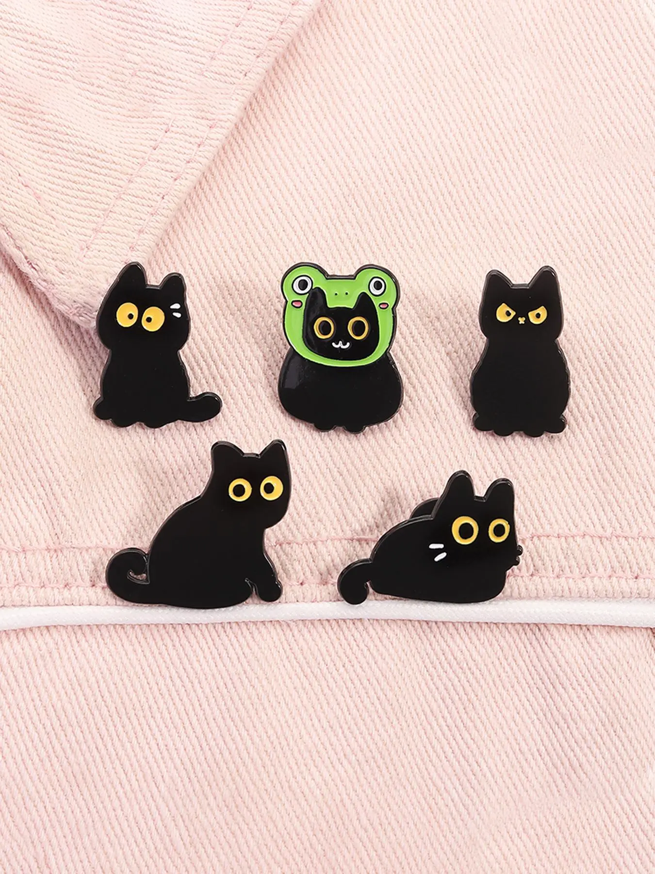 5-Piece Cute Big-Eyed Cat Enamel Pin Set, Alloy Material, Cartoon Frog Beanie Accessories, Stylish Animal Brooches Fashion Lapel Pin for Bags & Adorable, Versatile Pins, Collectible Set, Unique Accessories