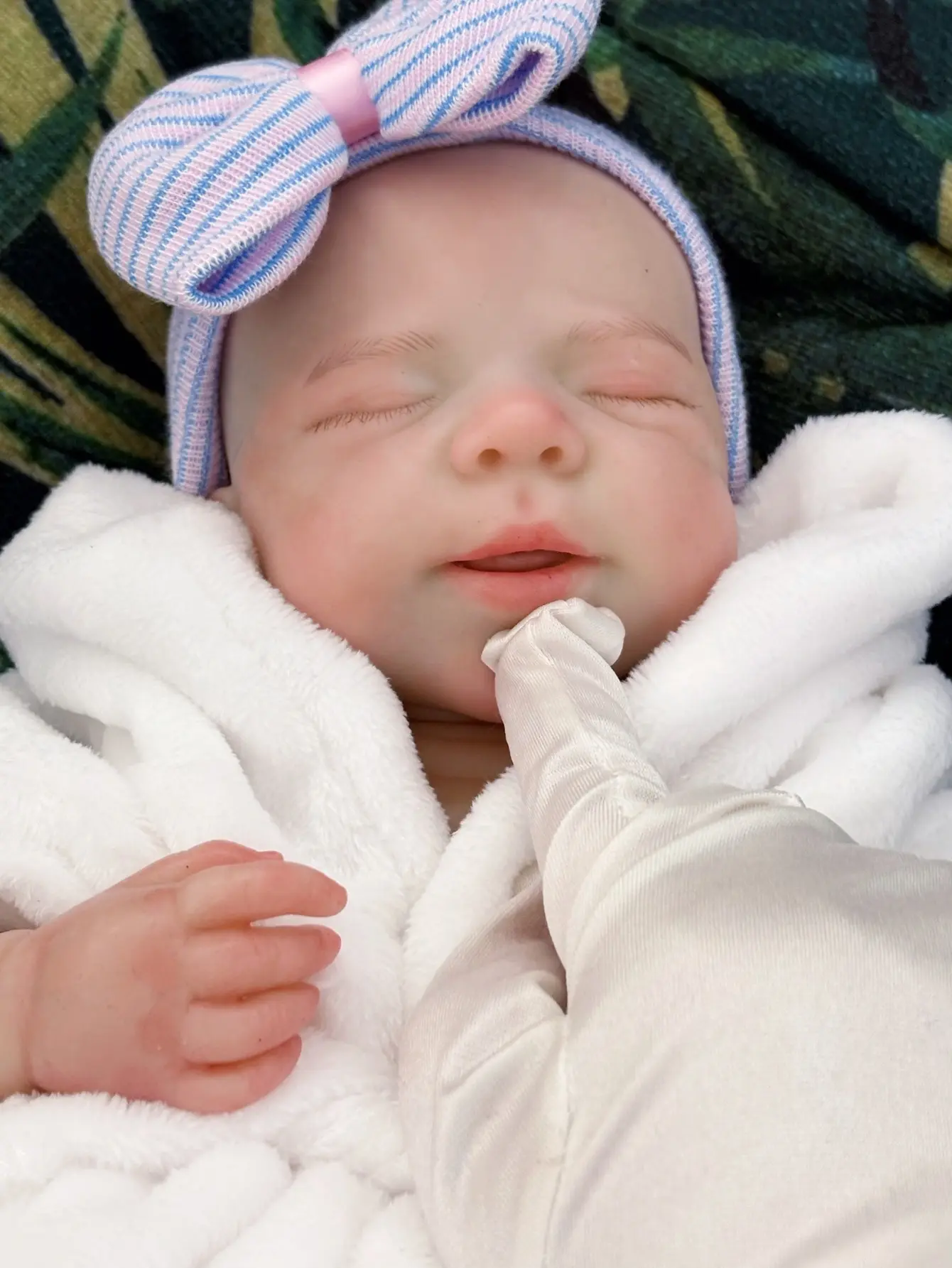 Realistic Newborn Sleeping Reborn Baby Doll, 18 in (45 cm) Soft Silicone with Lifelike Feel, Closed-Eye Design, Birth Certificate & Clothing, Perfect Gift for Children Soft Stuffed Doll