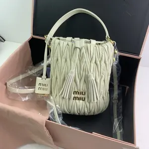 Pre-owned miumiu Lambskin Shoulder Bags 7.8'' R3739 Shoulder Bag C10901159109 0329 T1 Chloe