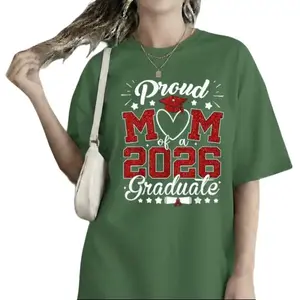 Proud Mom of a 2026 Graduate T-Shirt - Class of 2026 Senior Year Celebration, Unisex Loose-Fit Shirt with Red & Lettering & Diploma Design, Graduation Season Gifts for Parents, Family,