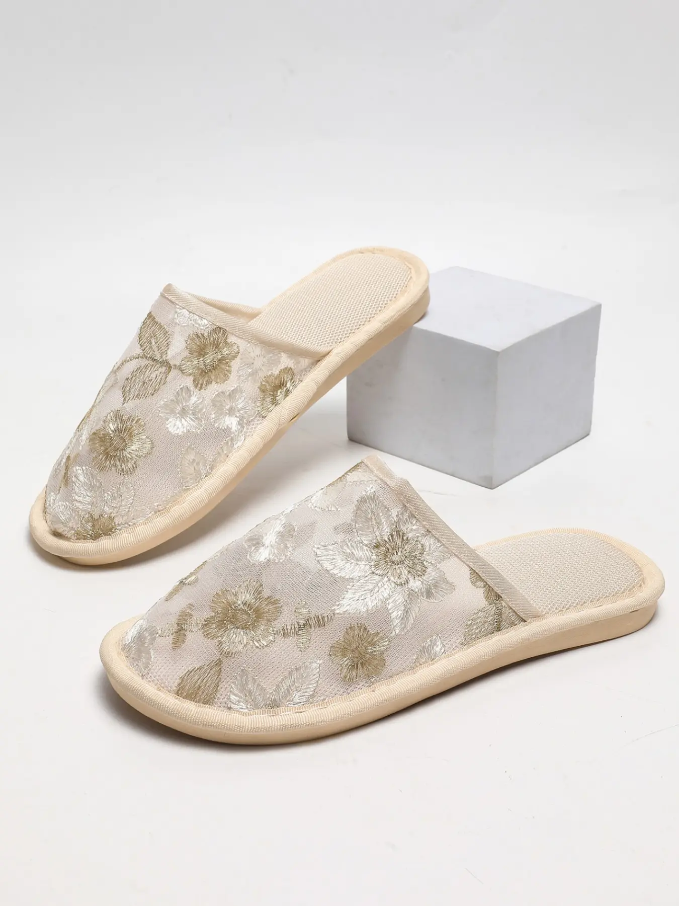 Chinese Style Embroidered Floral Women's Sandals, Summer Breathable Mesh Anti-Slip Flat Slippers, Elegant Luxury for Indoor Outdoor Vacation